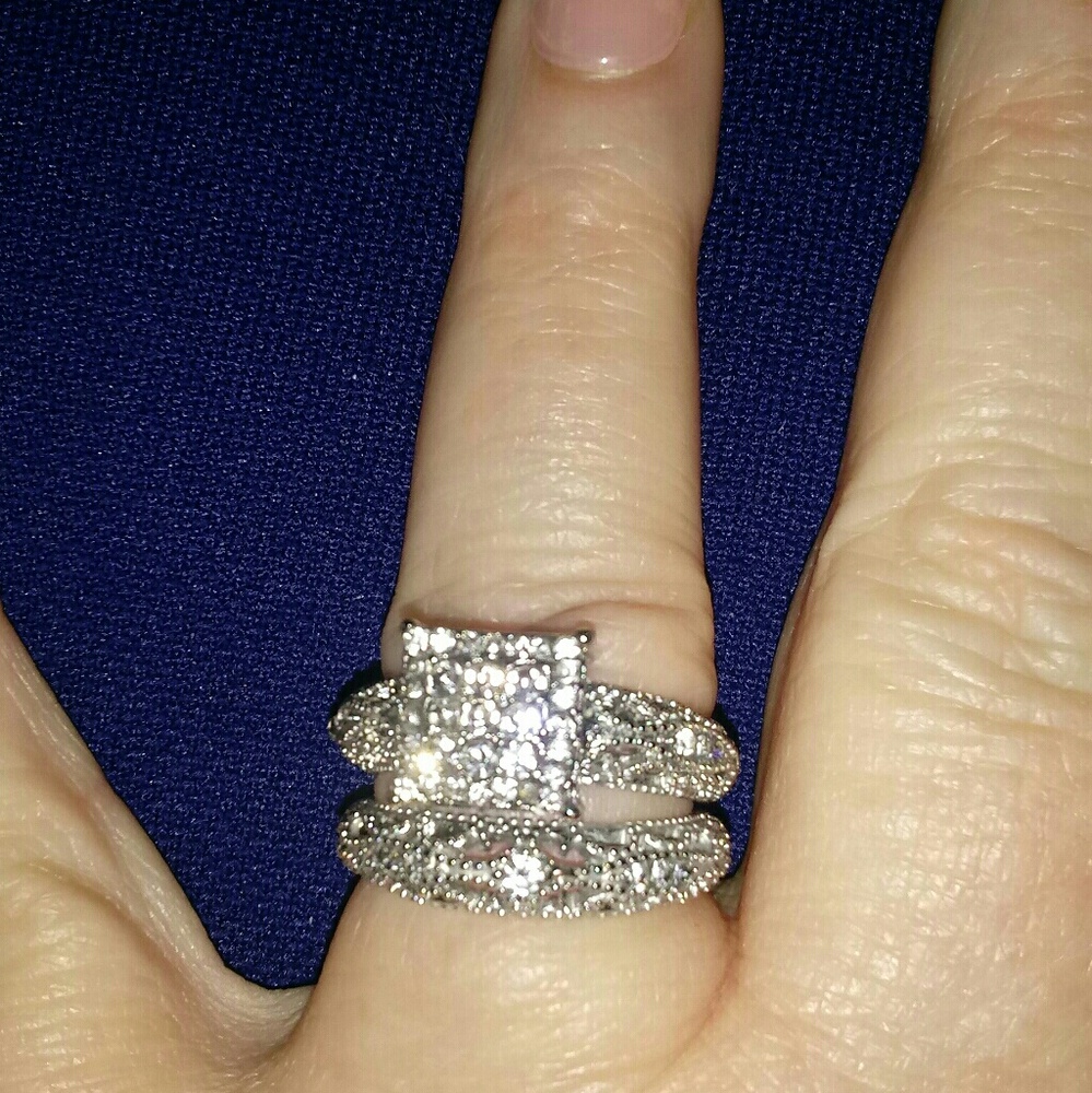 Ladies White Gold Ring Set